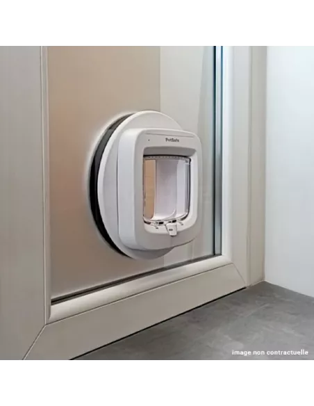 Double vitrage sur-mesure avec trou pour chatière Double vitrage sur-mesure avec trou pour chatière
