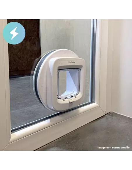 Double vitrage sur-mesure avec trou pour chatière electronique