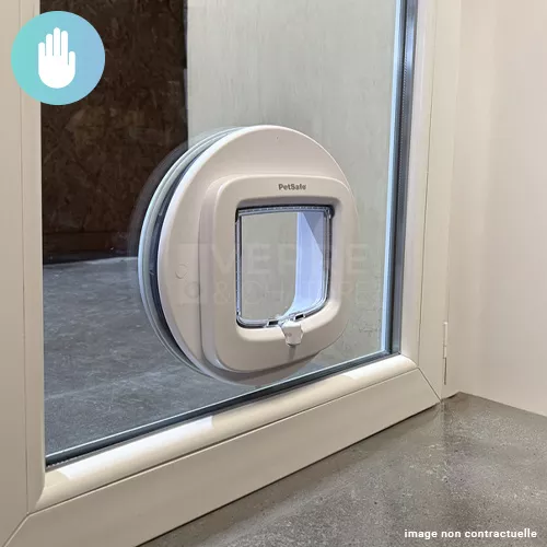 Double vitrage sur-mesure avec trou pour chatière manuelle