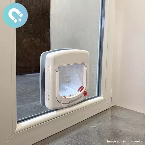 Double vitrage sur-mesure avec trou pour chatière magnétique