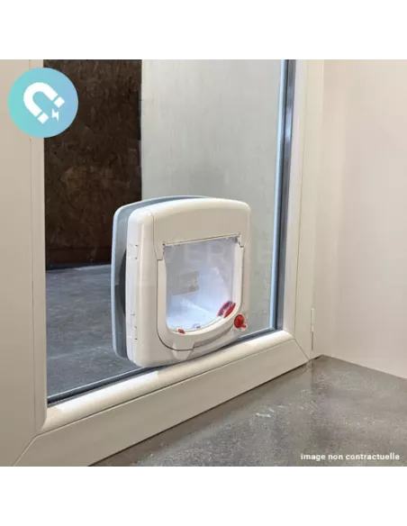 Double vitrage sur-mesure avec trou pour chatière magnétique